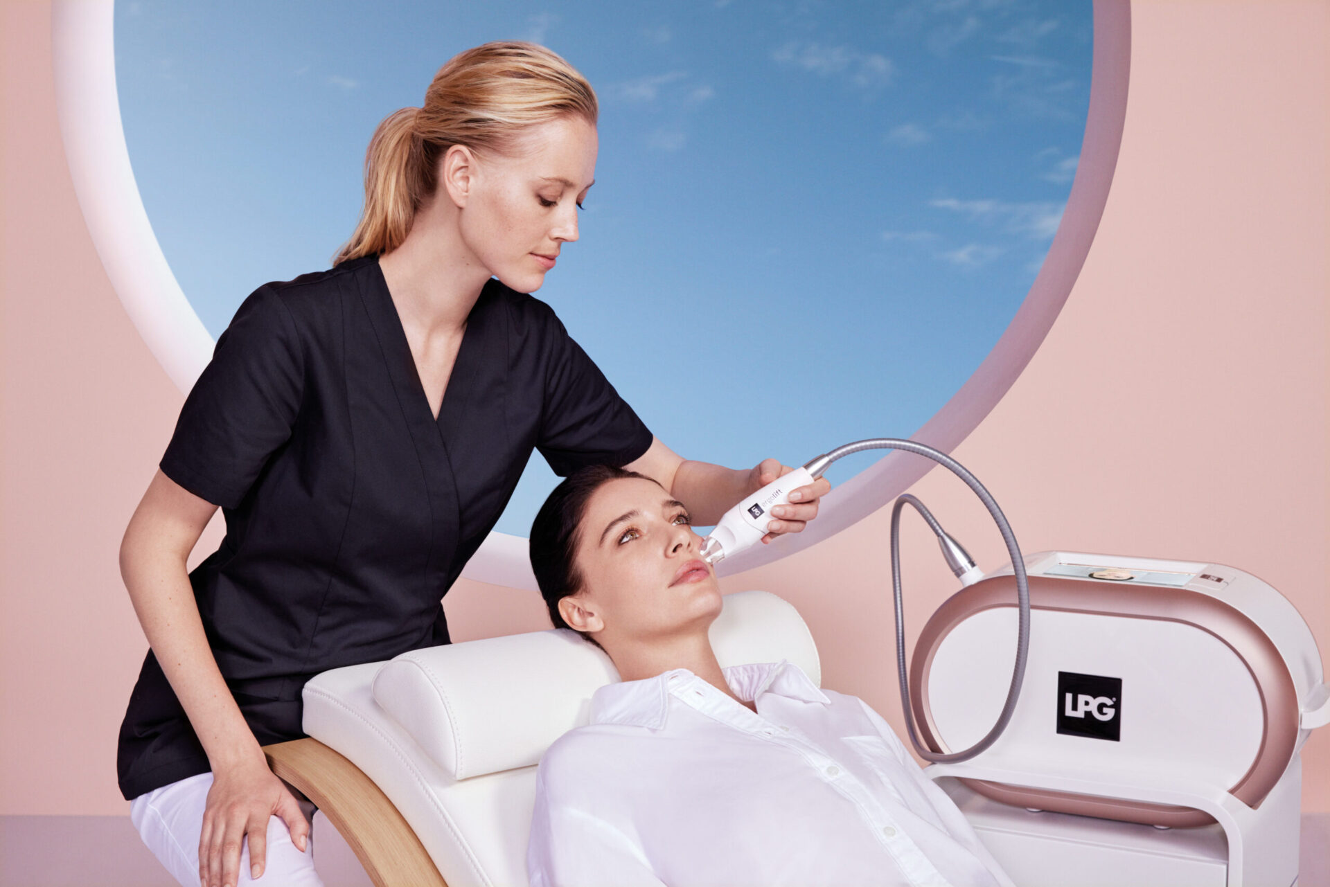 Mobi M6 endermologie® Equipment - Non-Invasive Facial Treatments for  Wrinkles